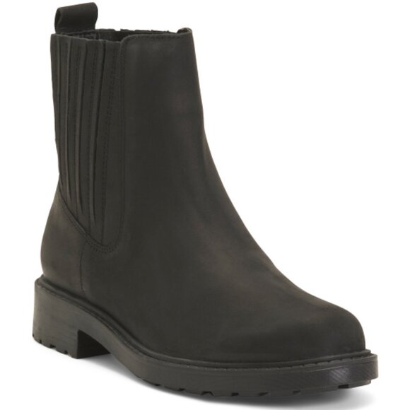 NWB$130 CLARKS Suede Orinoco Chelsea Cushioned Comfort Ankle Booties Black Sz7.5 - Picture 1 of 3